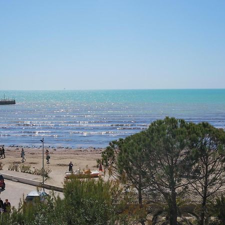 Afa Hotel Durres Bagian luar foto