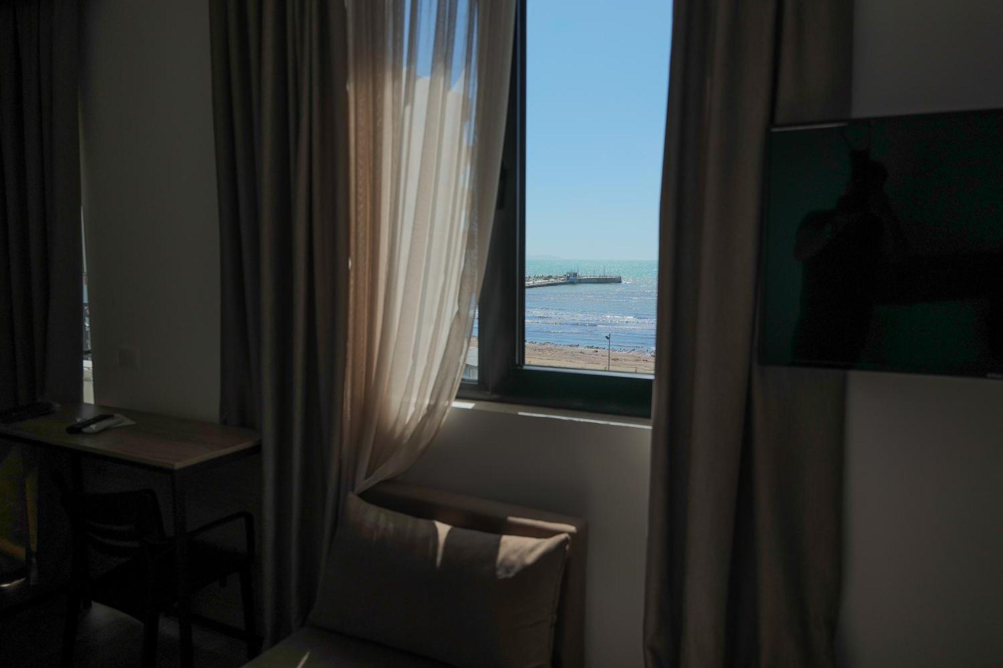 Afa Hotel Durres Bagian luar foto