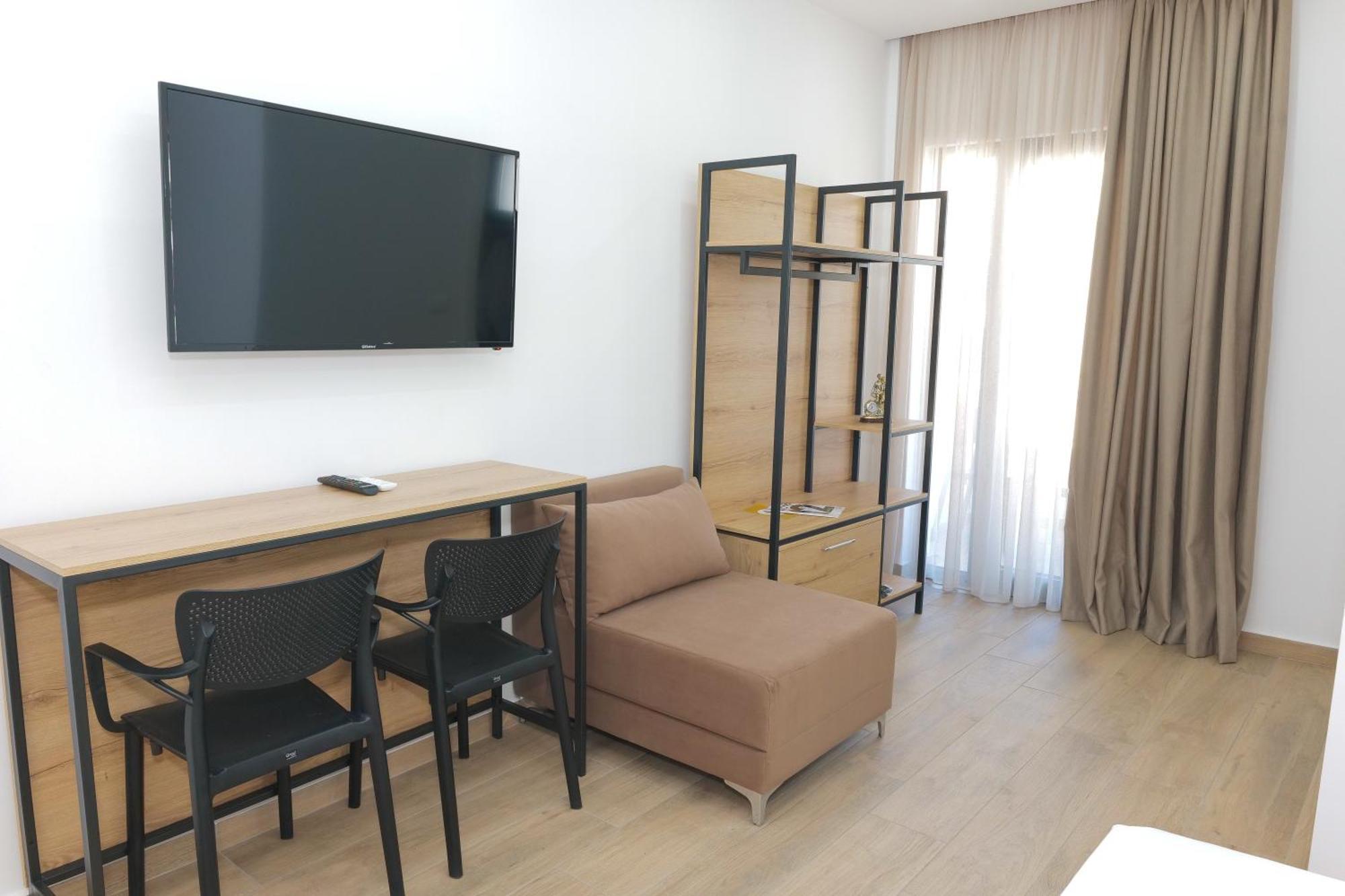 Afa Hotel Durres Bagian luar foto