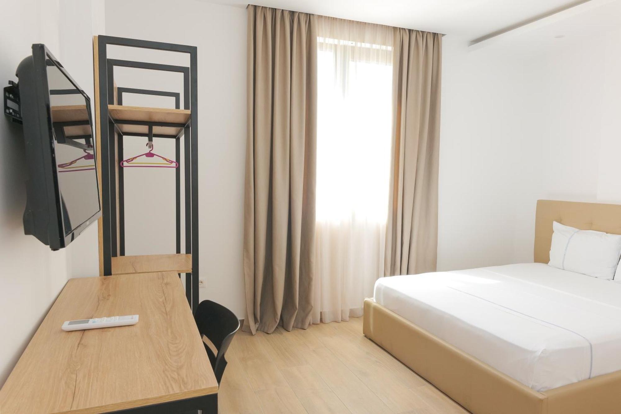 Afa Hotel Durres Bagian luar foto
